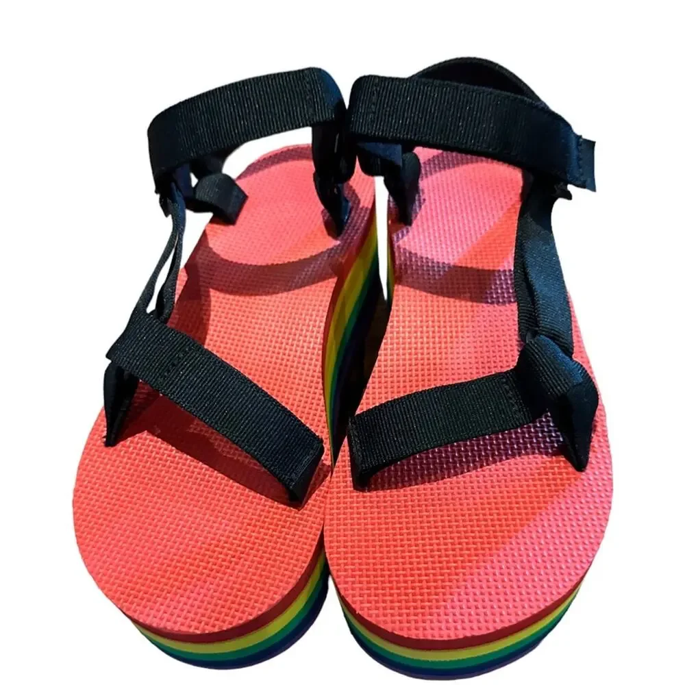 Teva Rainbow Platform Sandals with Black Straps in Womens Size 8